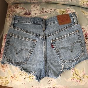 Levi 501 cut off shorts
